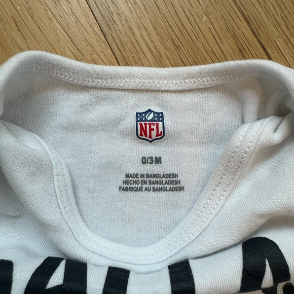NFL • 3 Pack of Cowboys Onesies • 0-3 Months - Picture 6 of 10